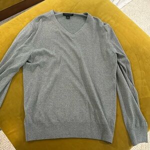 Banana Republic Men's medium grey v neck sweater. Great condition!